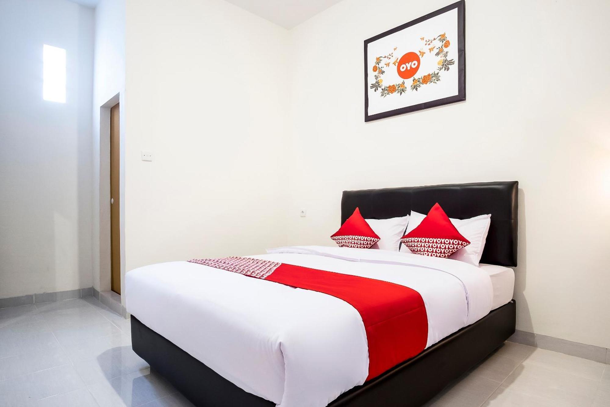 Super Oyo Capital O 873 Kamani Homestay Syariah Medan Buitenkant foto