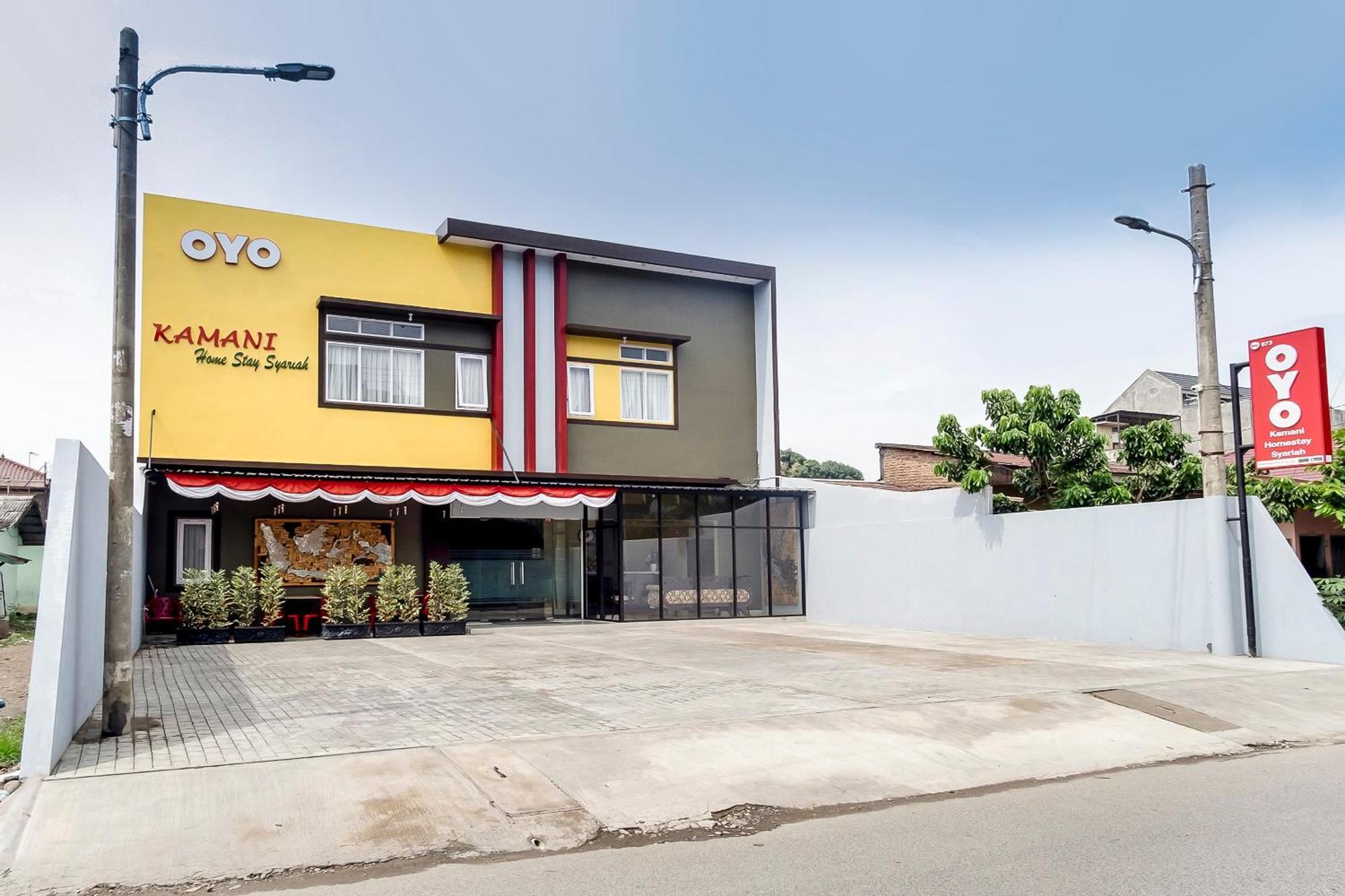 Super Oyo Capital O 873 Kamani Homestay Syariah Medan Buitenkant foto