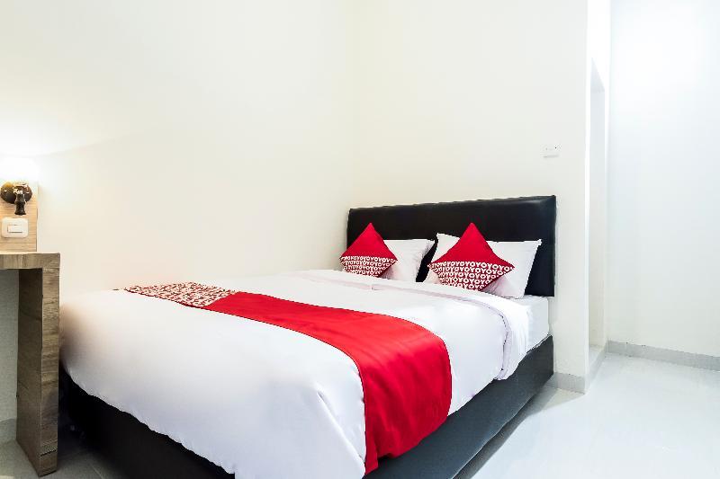 Super Oyo Capital O 873 Kamani Homestay Syariah Medan Buitenkant foto